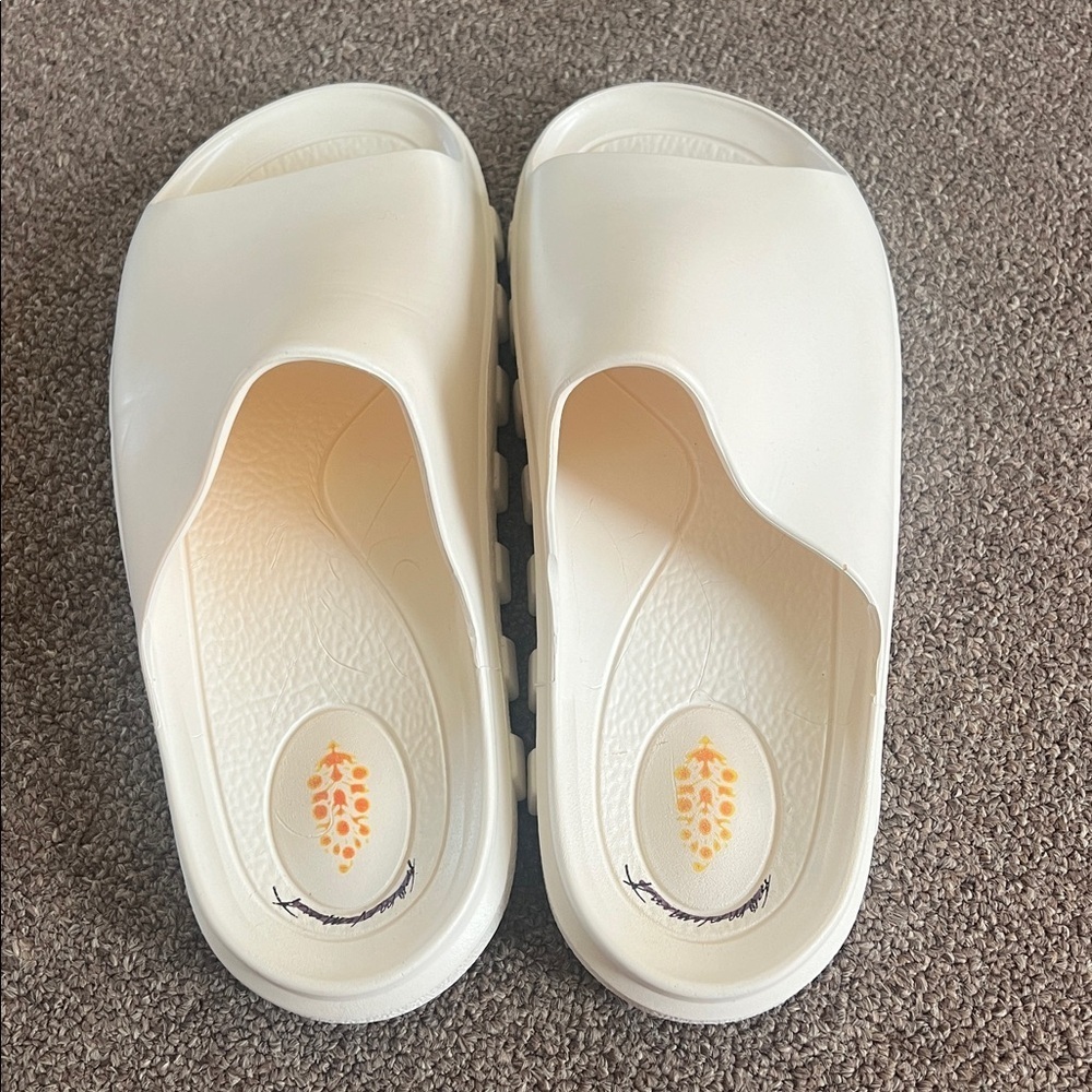 Free people half time slides in white size 11/EU41 NWOB - Picture 3 of 6